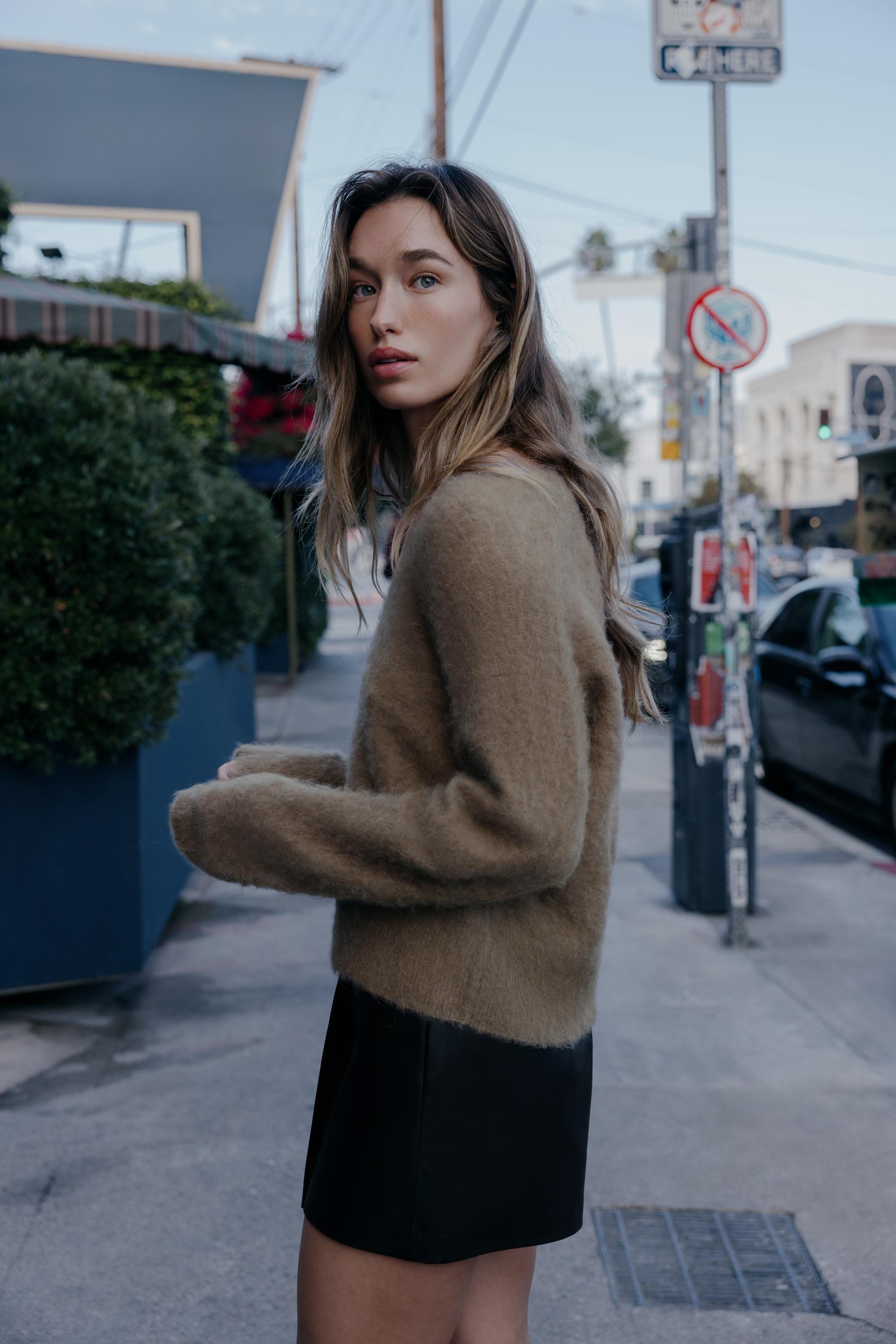 BRUSHED EFFECT KNIT SWEATER